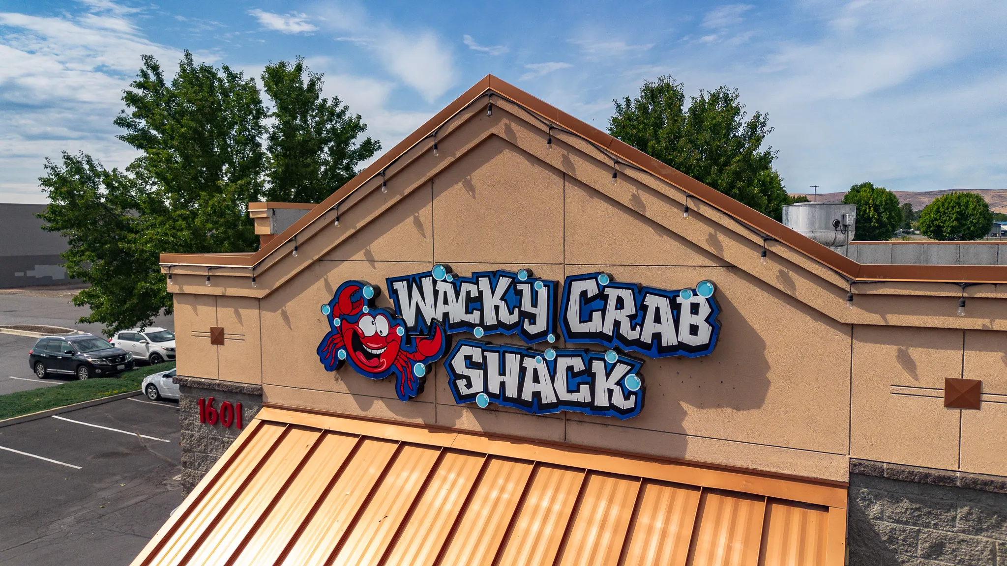 Bird's-eye view of Wacky Crab Shack storefront in Union Gap